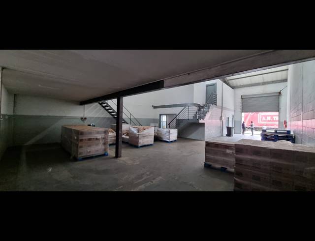 656M² WAREHOUSE TO LET IN AIRPORT INDUSTRIA